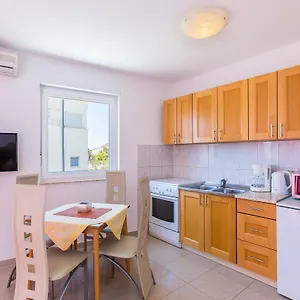 Tomo Apartman